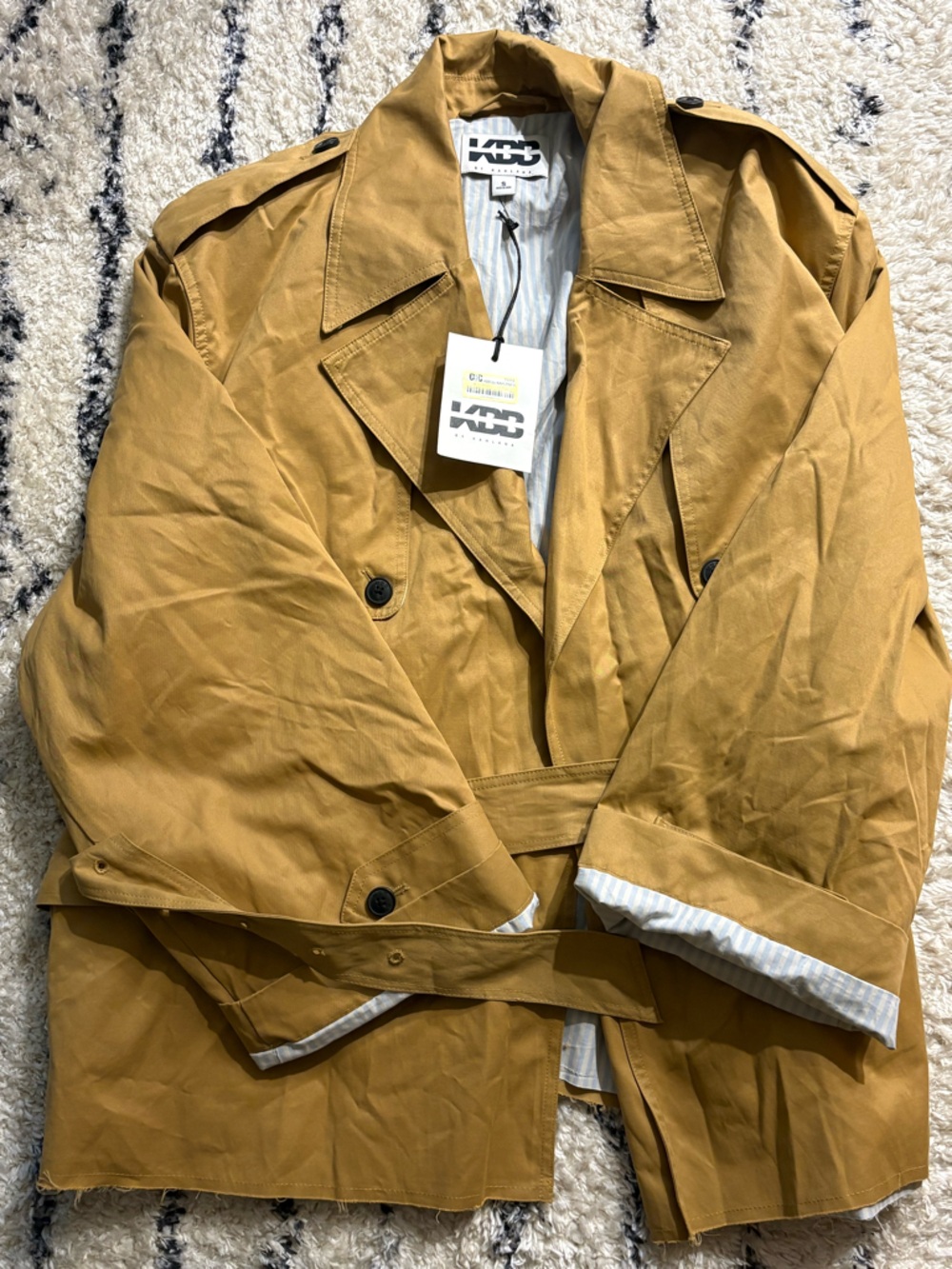 KBB by KAHLANA Women's 'The Belted Cropped Trench Jacket' - Picture 3 of 3